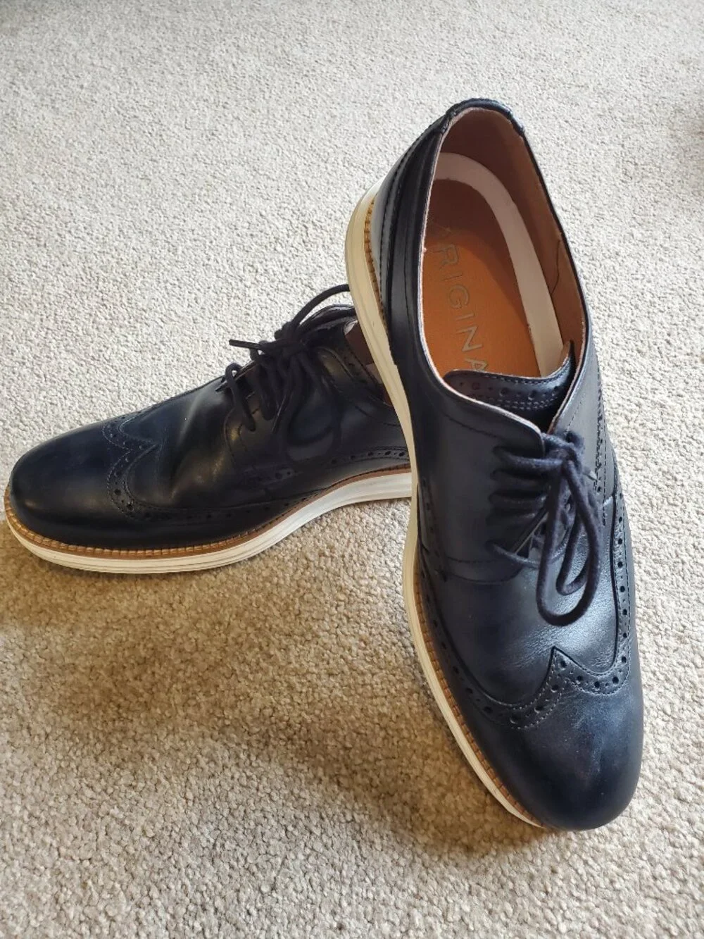 COLE HAAN Black Leather Shortwing Oxfords • White Sole • Size 10.5